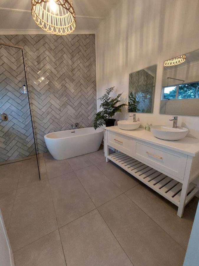שלושלואי The Lake House מראה חיצוני תמונה
